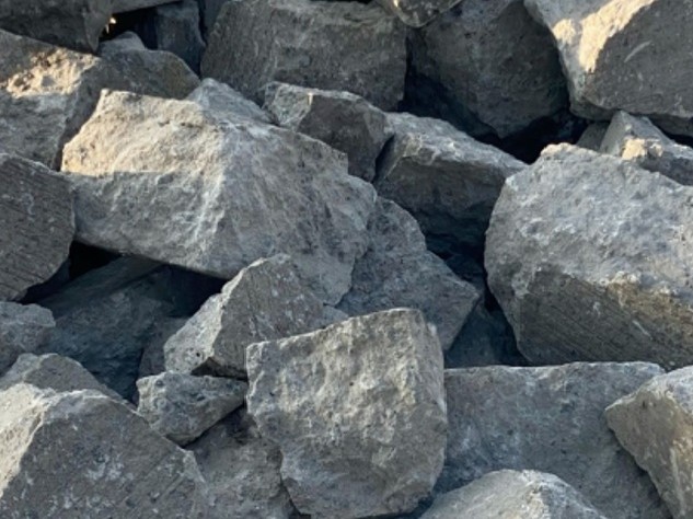 Piedra cuarta apilada para empedrado y construcción